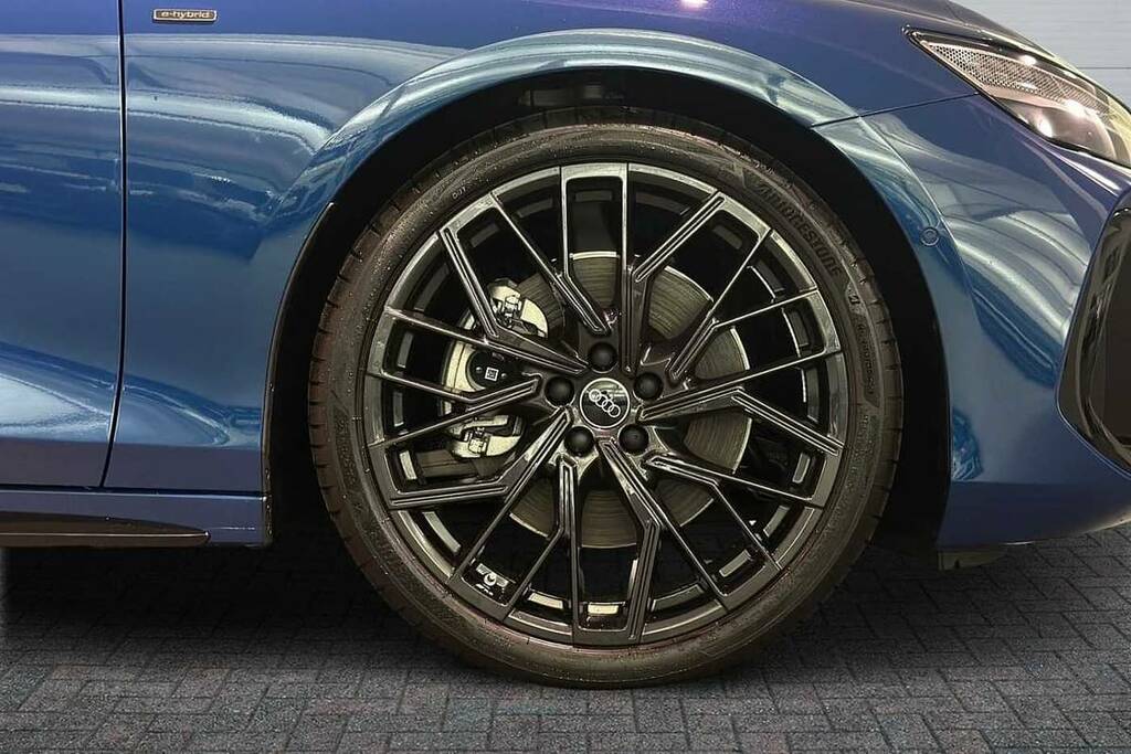 Audi A6 Saloon 2.0 E-hybrid Qtro 299 Launch Edition S Tronic BP75DOH Blue #5