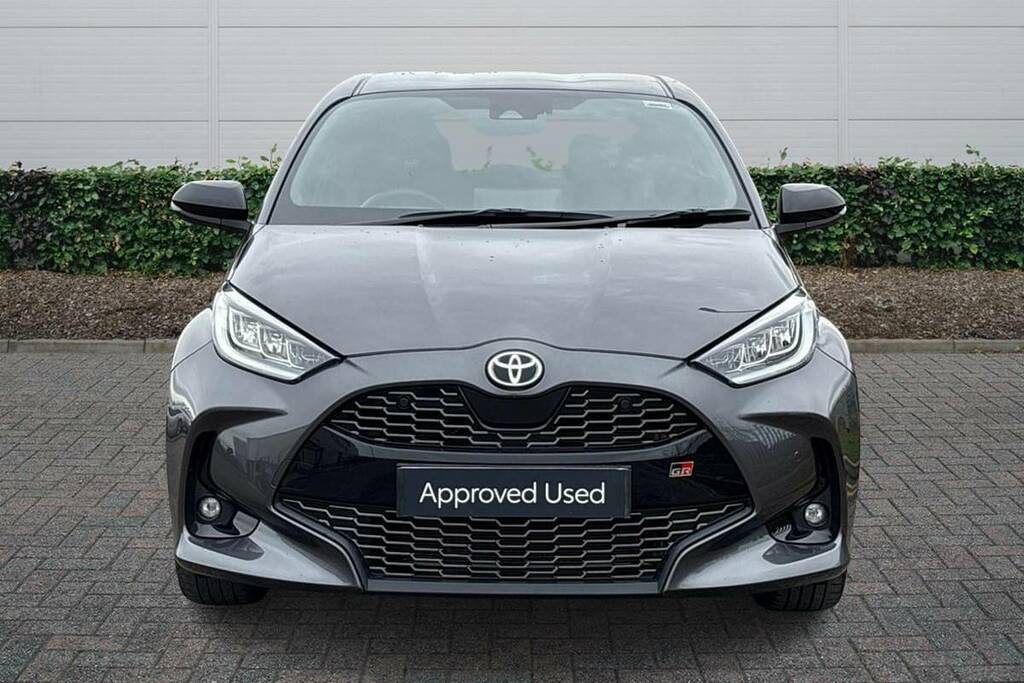 Toyota Yaris 1.5 Hybrid Gr Sport Cvt Grey