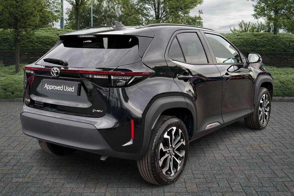 Toyota Yaris Cross 1.5 Hybrid Design Cvt Black