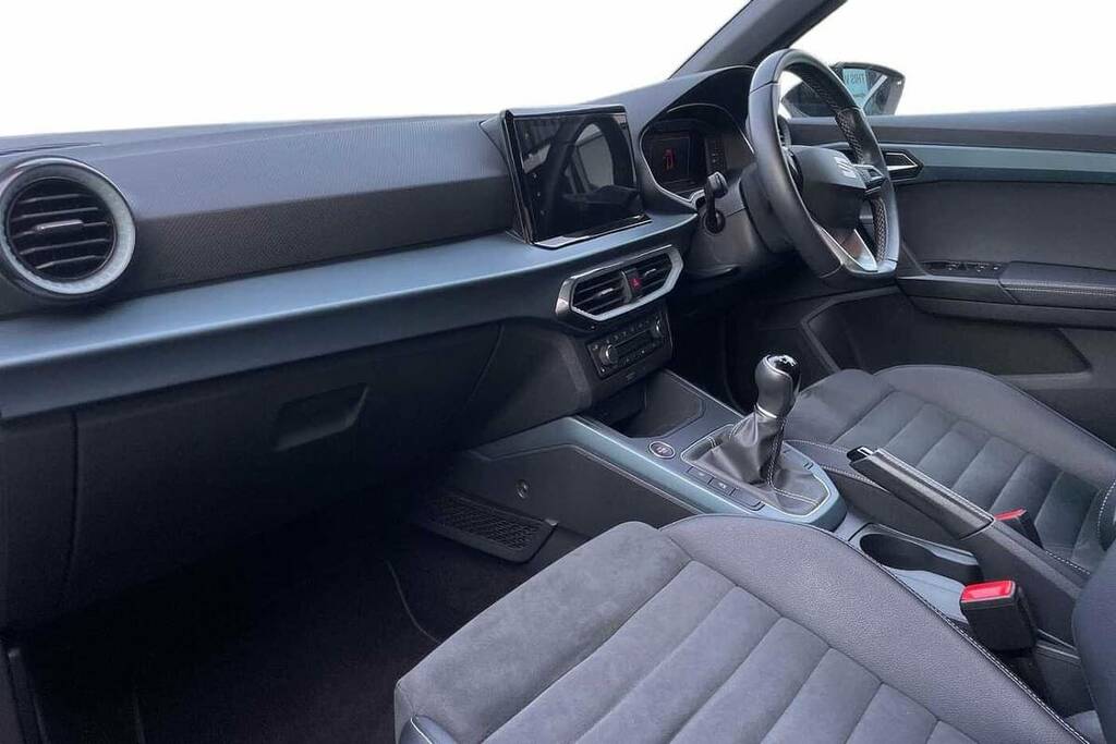 Seat Arona 1.0 Tsi 110 Xperience Lux BV22TTO White #2