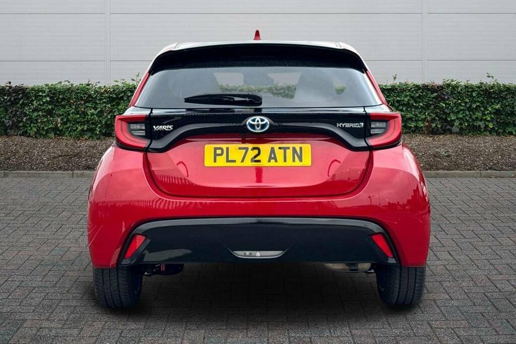 Toyota Yaris 1.5 Hybrid Excel Cvt PL72ATN Red #4