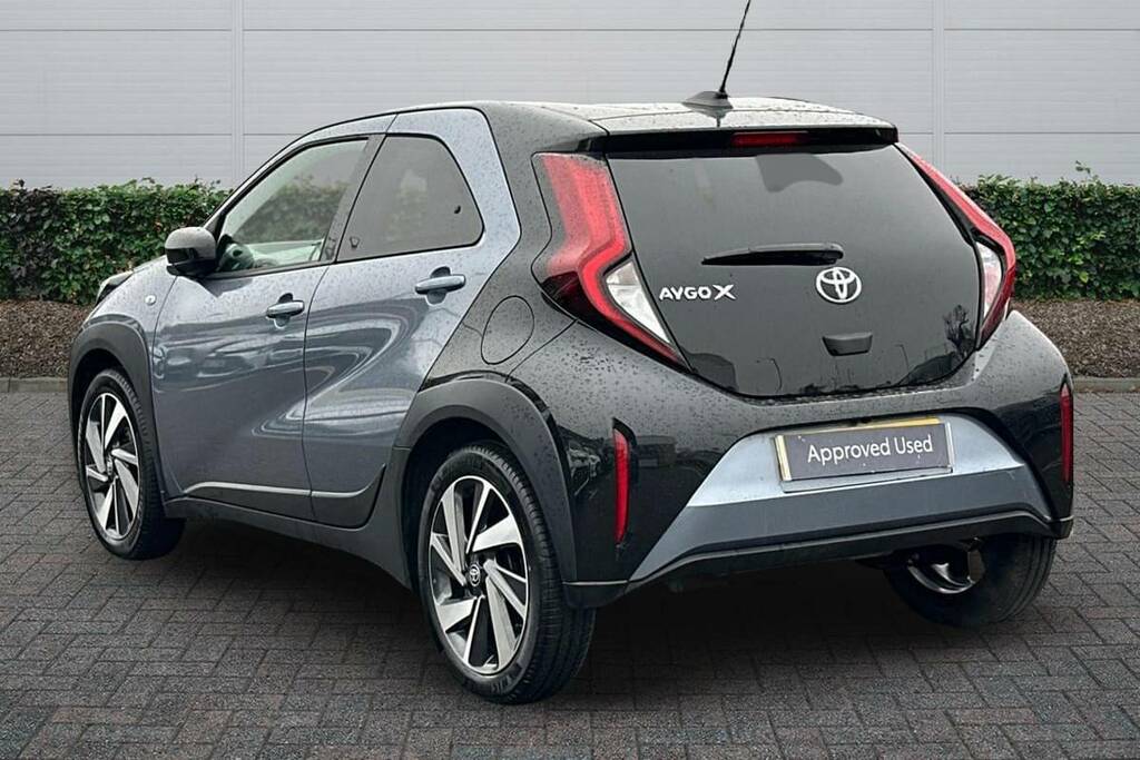 Toyota Aygo X 1.0 Vvt-i Edge BD74XMB Grey #2