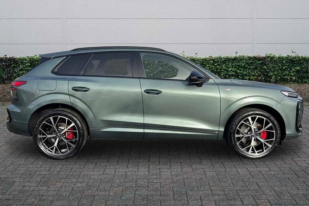 Audi Q3 2.0 Tdi Edition 1 S Tronic BN26VRC Green #4