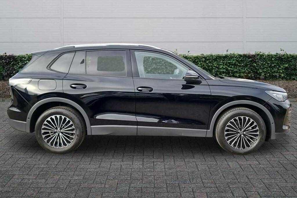 Volkswagen Tiguan 1.5 Etsi Match Dsg FJ26YAY Black #4