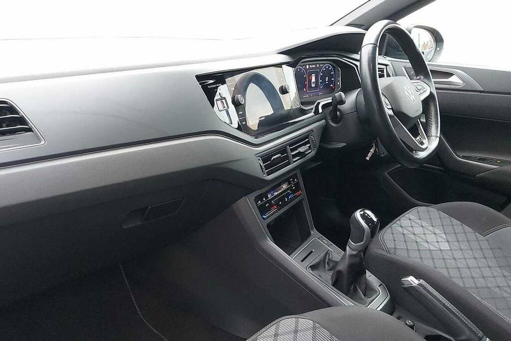 Volkswagen Taigo 1.0 Tsi 110 R-line BG23CHD Black #2