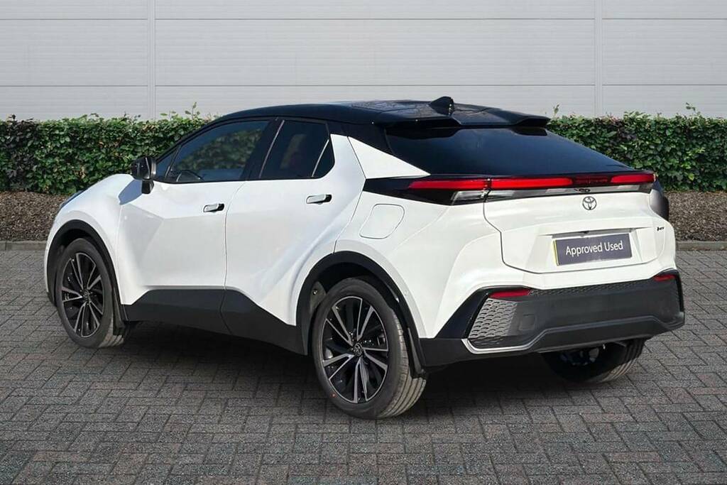 Toyota C-Hr 1.8 Hybrid Excel Cvt WN26ENX White #2