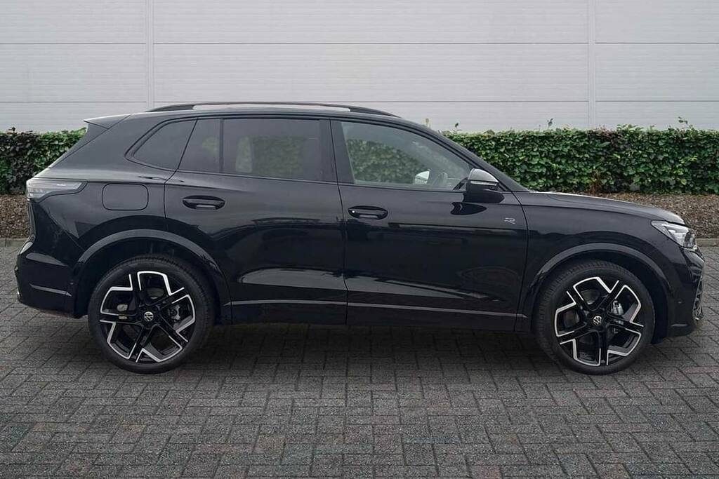 Volkswagen Tiguan 2.0 Tdi R-line Dsg BV26VZZ Black #4