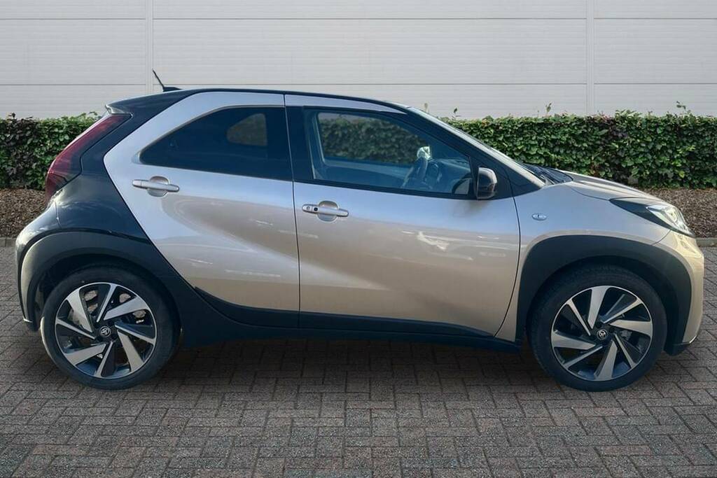 Toyota Aygo X 1.0 Vvt-i Exclusive Beige #5