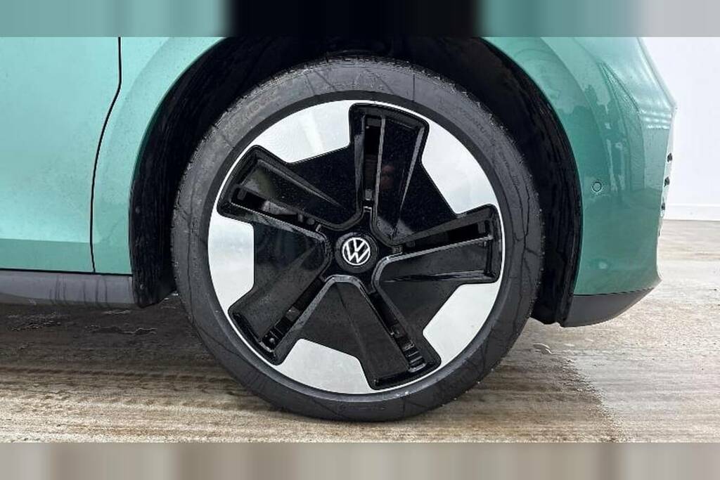 Volkswagen ID.Buzz 210Kw Style Pro 86Kwh Lwb 7 Seat Green #5