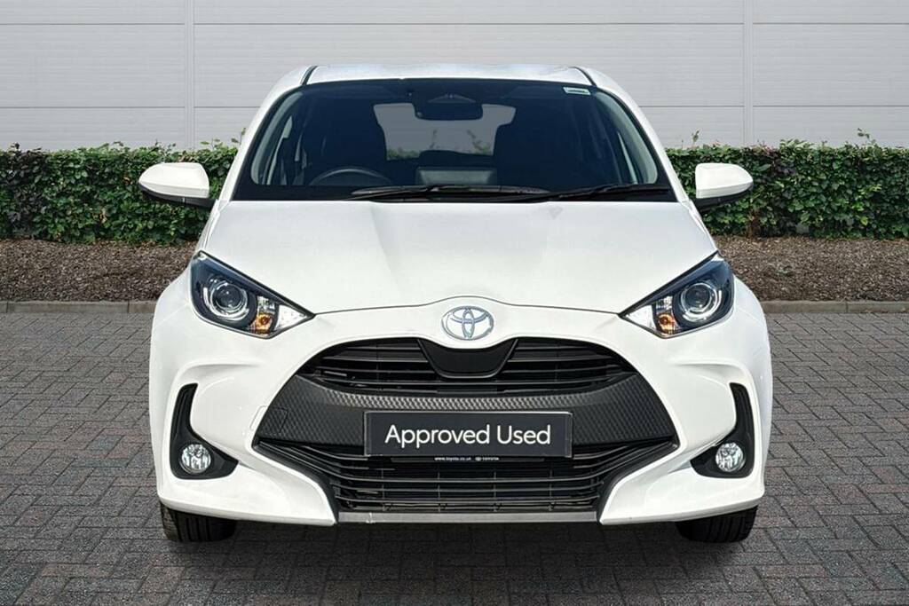 Toyota Yaris 1.5 Hybrid Icon Cvt WM74AAV White #2
