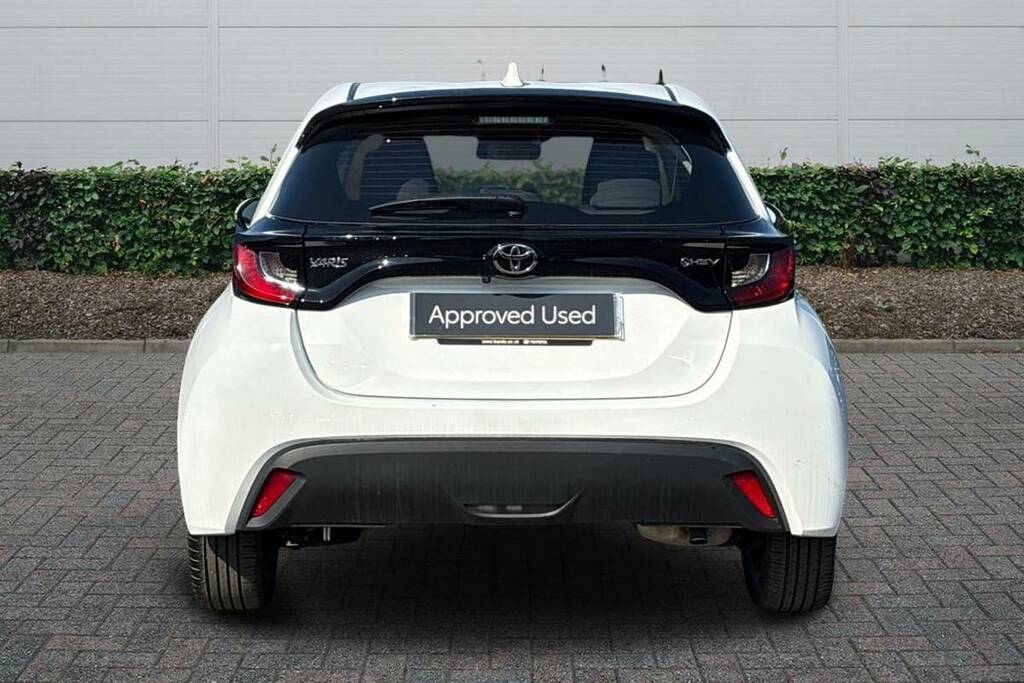 Toyota Yaris 1.5 Hybrid Icon Cvt WM74AAV White #3