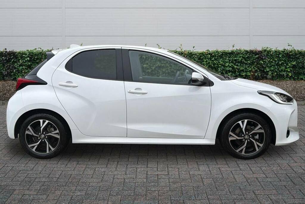 Toyota Yaris 1.5 Hybrid Design Cvt FV24OAE White #5