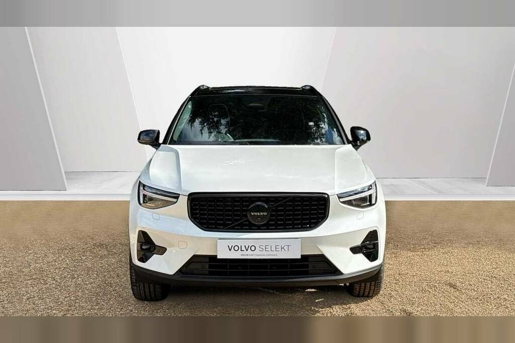 Volvo XC40 2.0 B4p Ultra Black Edition BW75FFN White #5