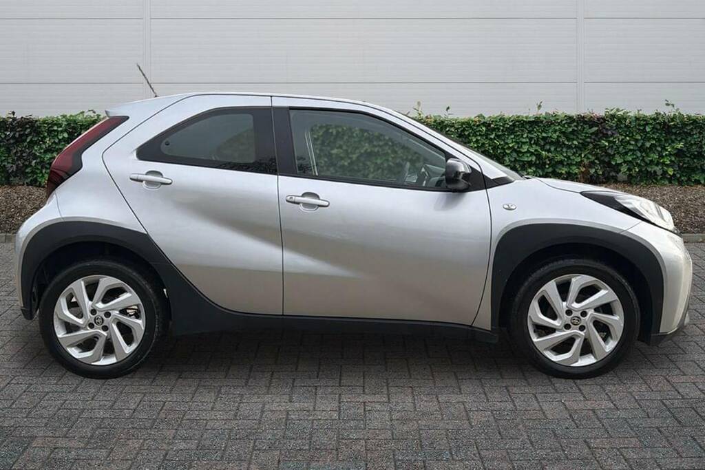 Toyota Aygo X 1.0 Vvt-i Pure HJ72JVN Silver #5