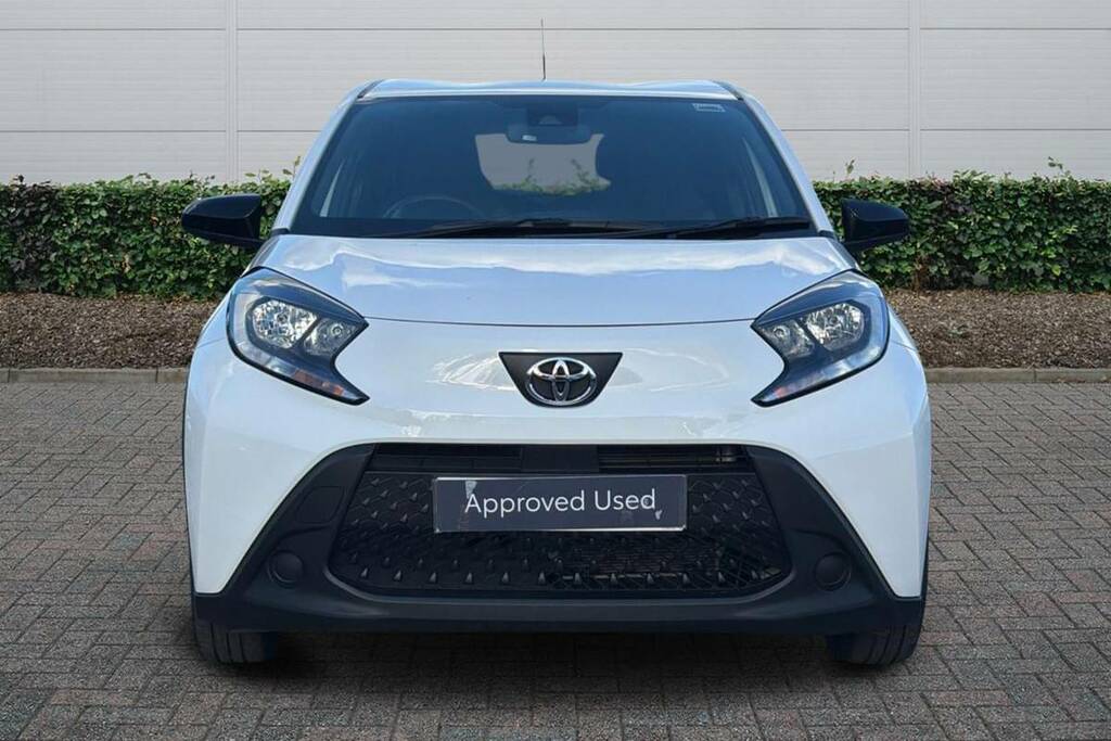 Toyota Aygo X 1.0 Vvt-i Pure BL74OLA White #3