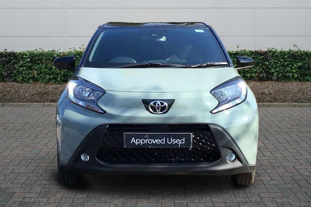 Toyota Aygo X 1.0 Vvt-i Edge BK25KHU Green #3