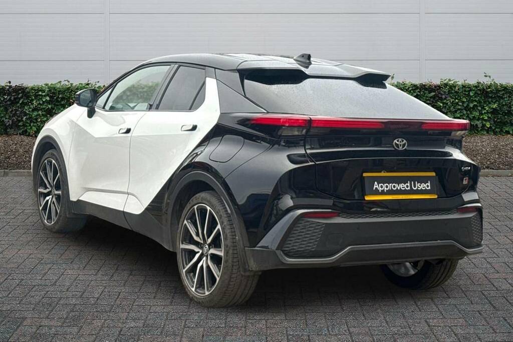 Toyota C-Hr 2.0 Hybrid Gr Sport Cvt Safety Pack White #2