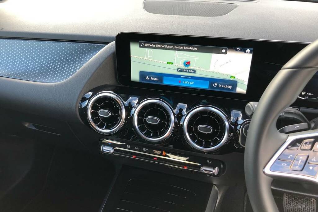 Mercedes-Benz GLA Class 200 Sport Executive Silver #3