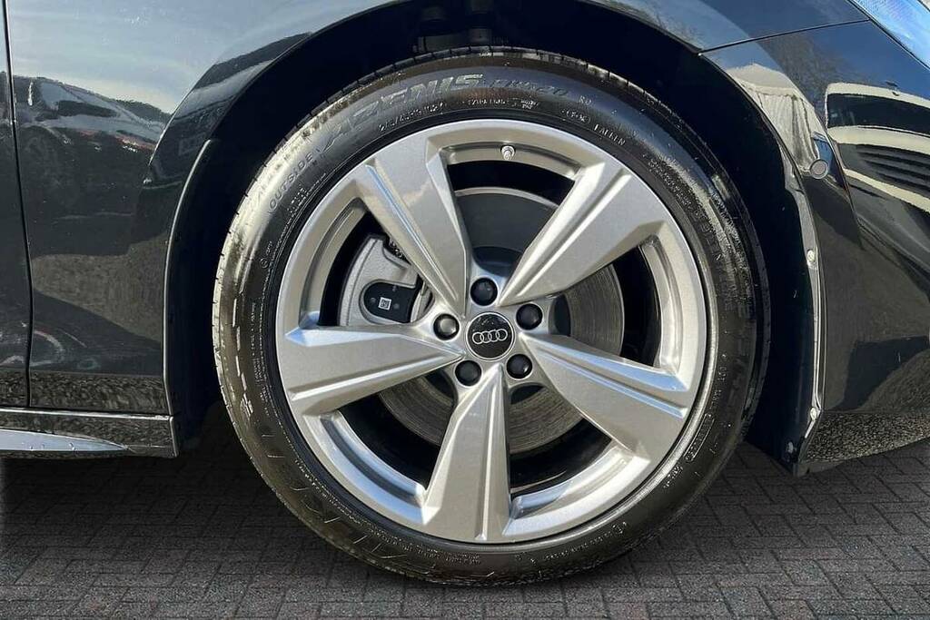 Audi A6 Avant 2.0 Tdi Quattro 204 S Line S Tronic BK26OAP Black #5