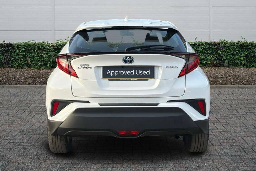 Toyota C-Hr 1.8 Hybrid Icon Cvt BF72RLU White #4