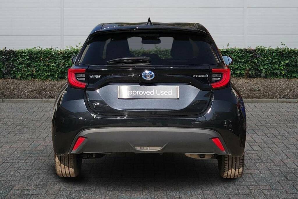 Toyota Yaris 1.5 Hybrid Design Cvt VN73CNA Black #4