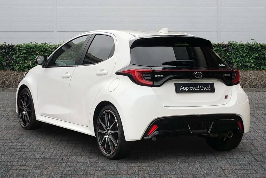 Toyota Yaris 1.5 Hybrid Gr Sport Cvt VK23RNE White #2