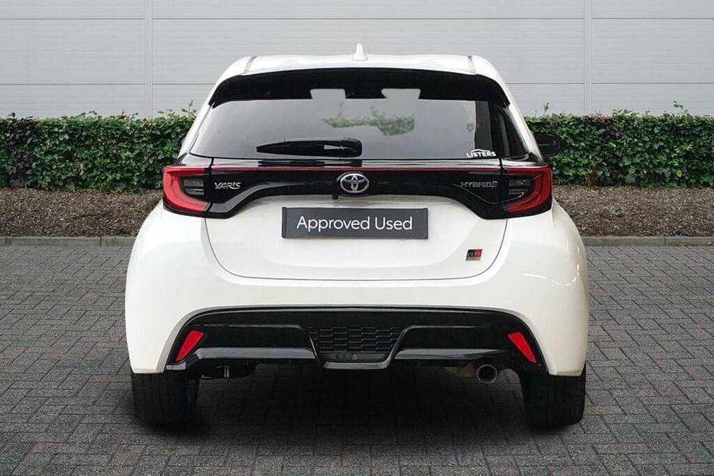 Toyota Yaris 1.5 Hybrid Gr Sport Cvt VK23RNE White #4