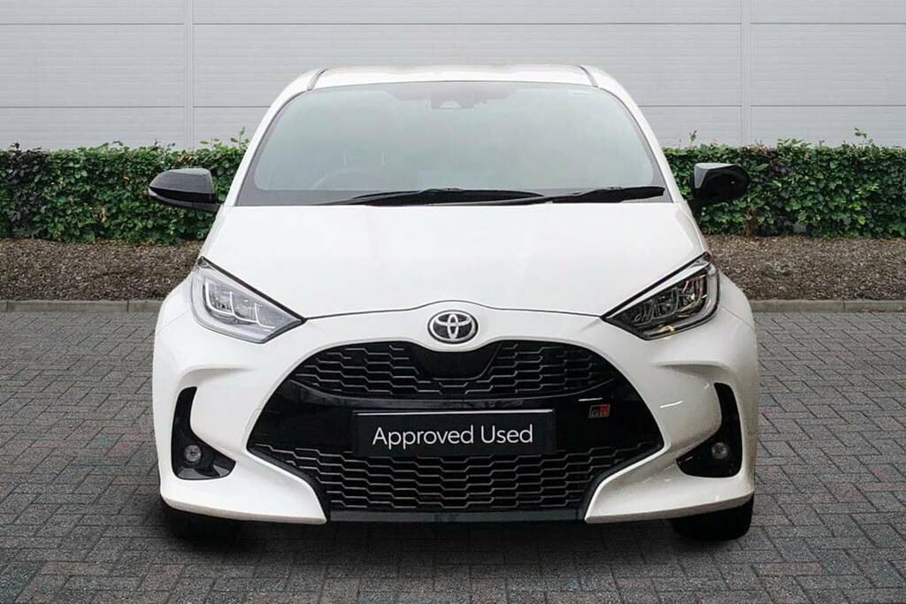 Toyota Yaris 1.5 Hybrid Gr Sport Cvt VK23RNE White #3