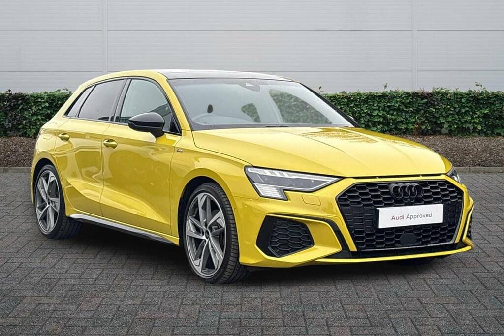 Audi A3 35 Tfsi Black Edition S Tronic Yellow