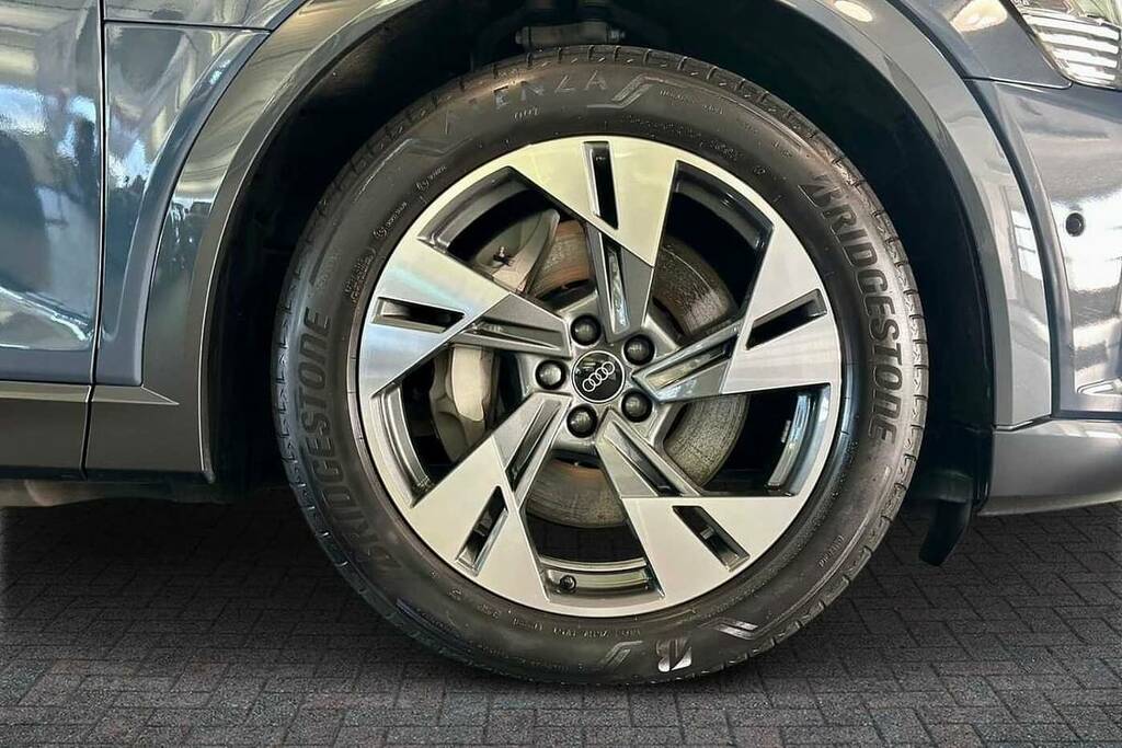 Audi Q8 e tron 250Kw 50 Quattro 95Kwh Sport Blue #5