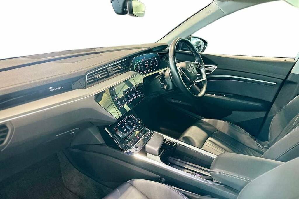Audi Q8 e tron 250Kw 50 Quattro 95Kwh Sport Blue #2