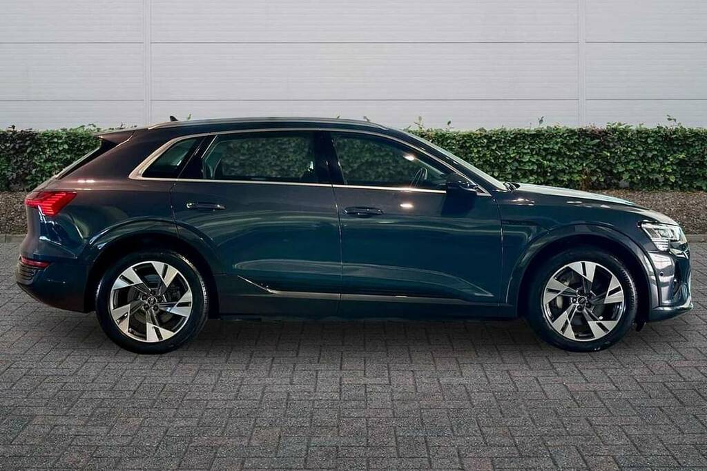 Audi Q8 e tron 250Kw 50 Quattro 95Kwh Sport Blue #4