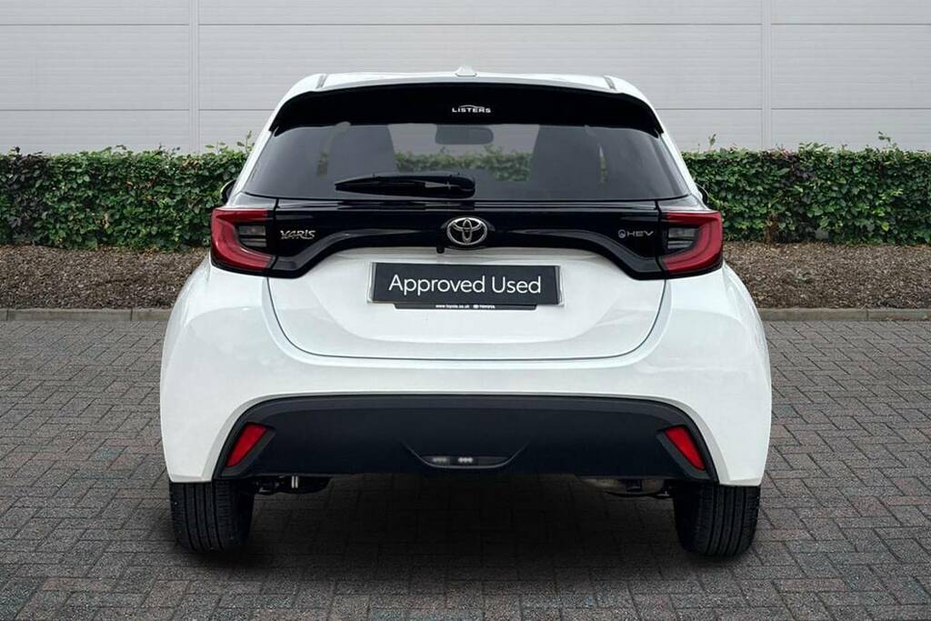 Toyota Yaris 1.5 Hybrid Design Cvt WM74AHN White #5