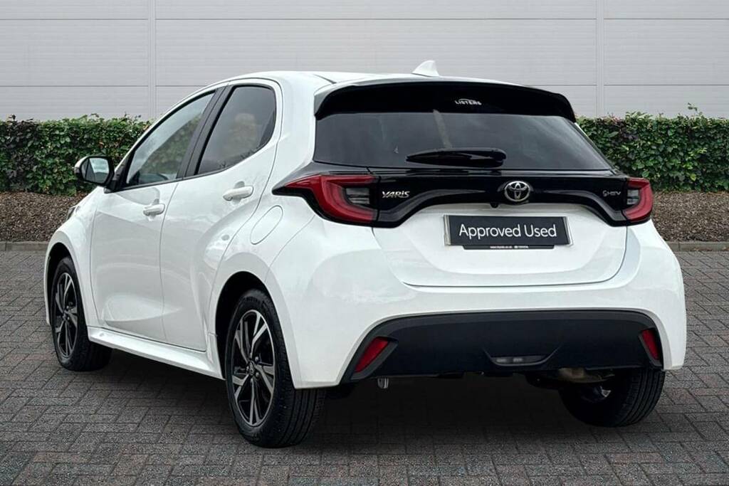 Toyota Yaris 1.5 Hybrid Design Cvt WM74AHN White #4