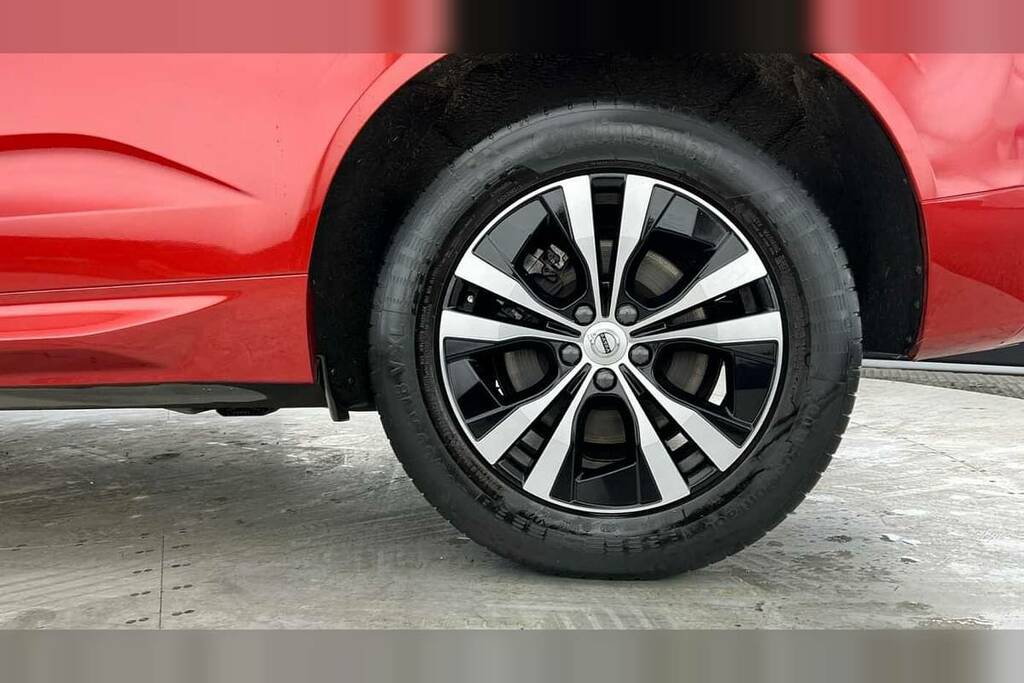 Volvo XC60 2.0 B5p Momentum Geartronic Red #4