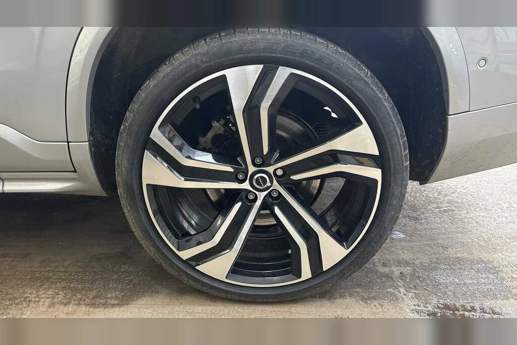 Volvo XC90 2.0 B5p Ultimate Dark Awd Geartronic Silver #4