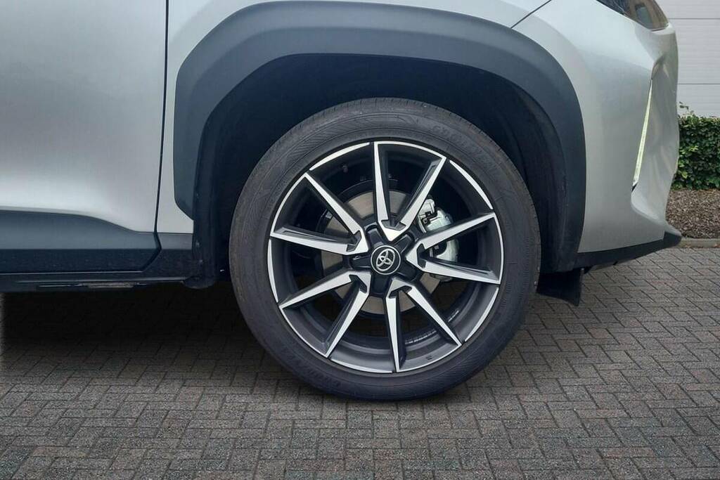 Toyota Yaris Cross 1.5 Hybrid 130 Gr Sport Cvt KP75YZZ Silver #6