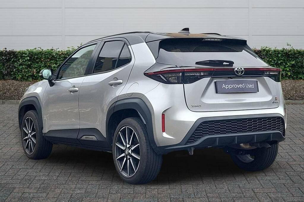 Toyota Yaris Cross 1.5 Hybrid 130 Gr Sport Cvt KP75YZZ Silver #2