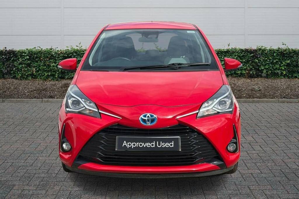 Toyota Yaris 1.5 Hybrid Icon Tech Cvt FX69WTV Red #3