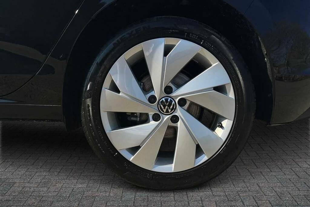 Volkswagen Golf 1.5 Tsi 150 Match VU26CXF Black #5
