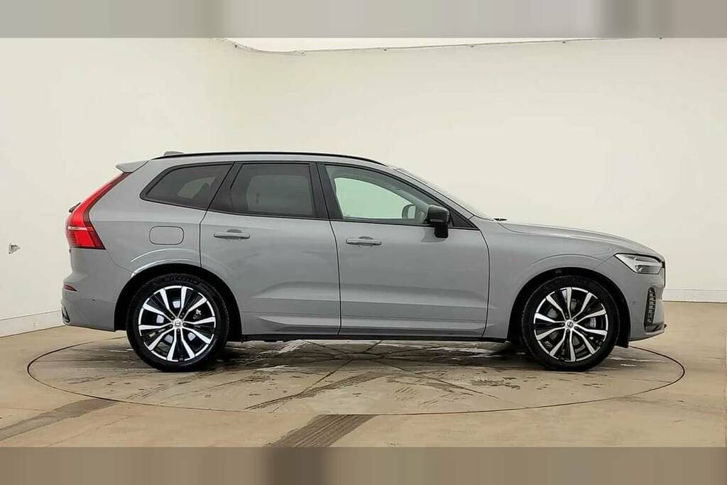 Volvo XC60 2.0 B5p Ultra Dark Awd Geartronic RJ25HJC Grey #2