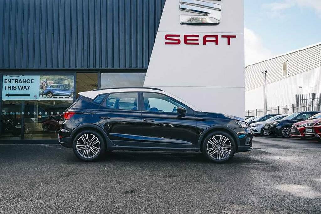 Seat Arona 1.0 Tsi Se Technology CV22OXL Black #4
