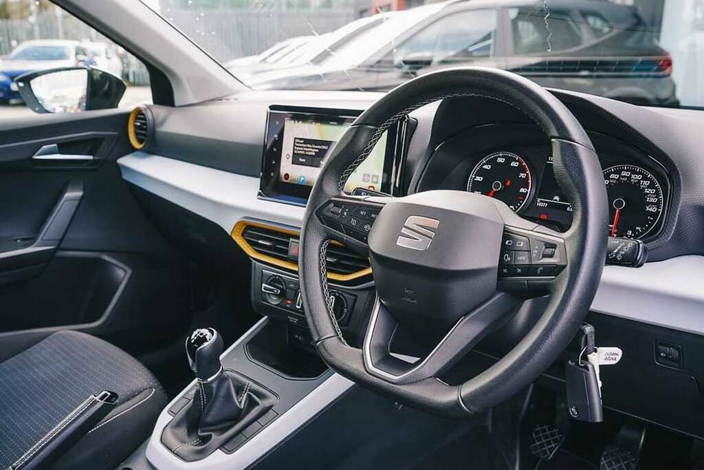 Seat Arona 1.0 Tsi Se Technology CV22OXL Black #6