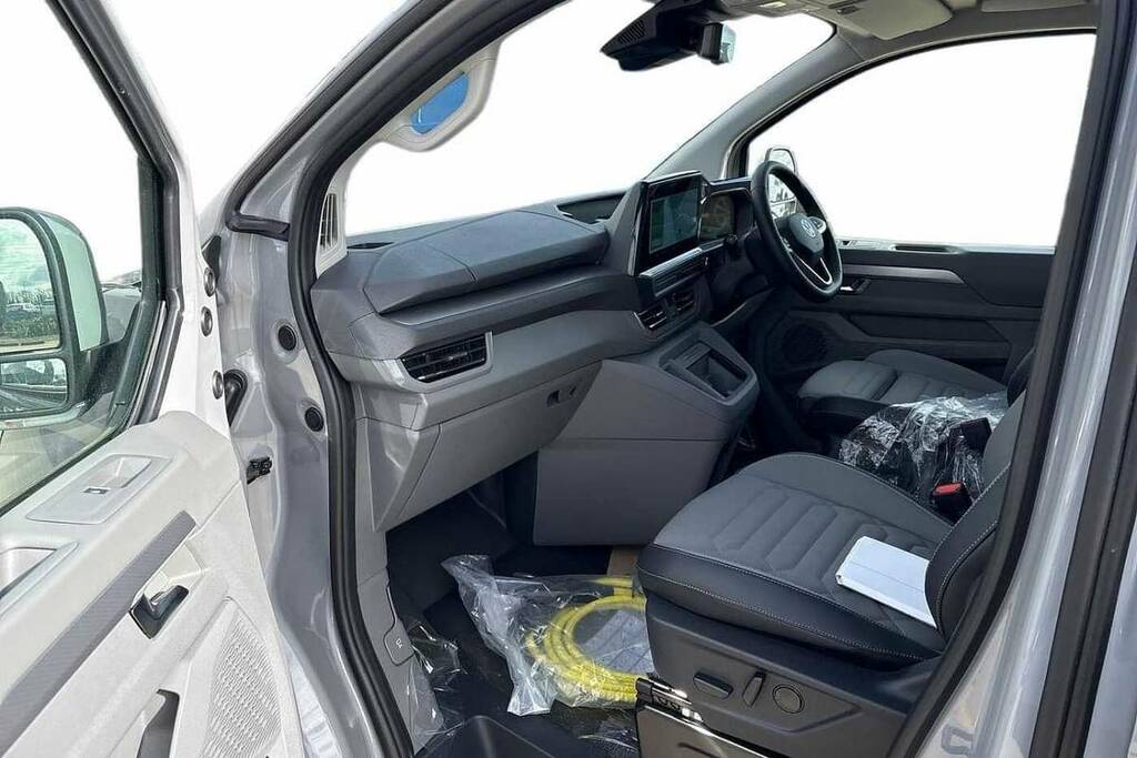 Volkswagen E-Transporter 160Kw 65Kwh Commerce Pro Van Grey #2