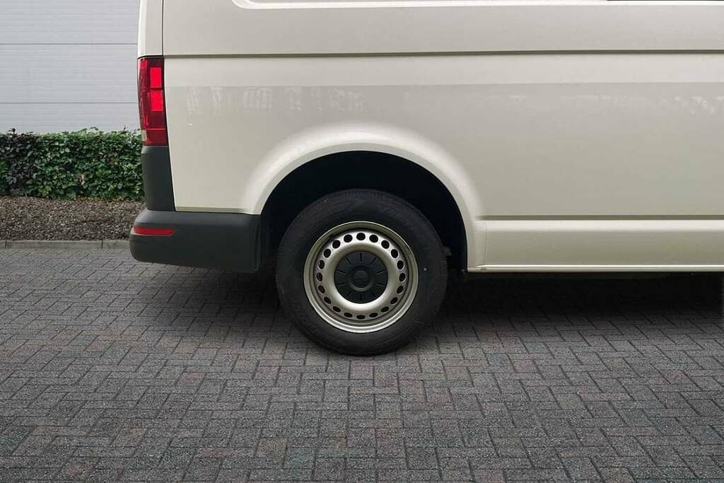 Volkswagen Transporter 2.0 Tdi 110 Startline Kombi Van VK23LXR White #5