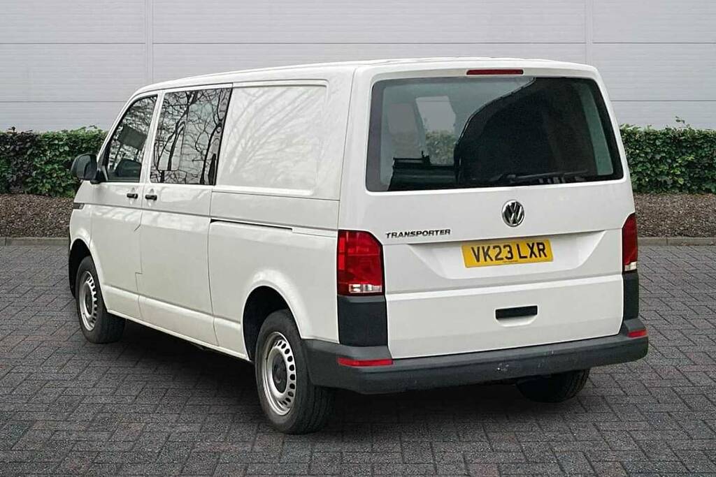 Volkswagen Transporter 2.0 Tdi 110 Startline Kombi Van VK23LXR White #3