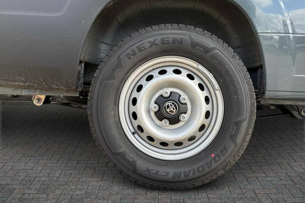 Toyota PROACE 2.2D 140 Icon H2 Van Grey #6