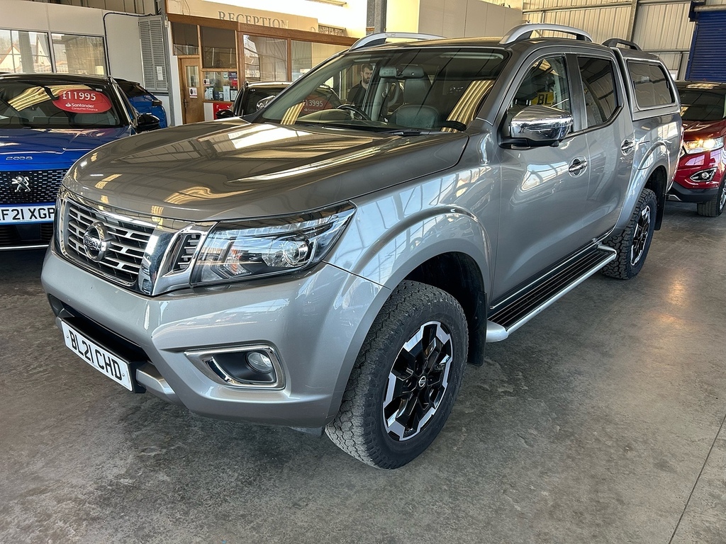 Nissan Navara 2.3 Dci Tekna Pickup Double Cab 4W BL21CHD Grey #2