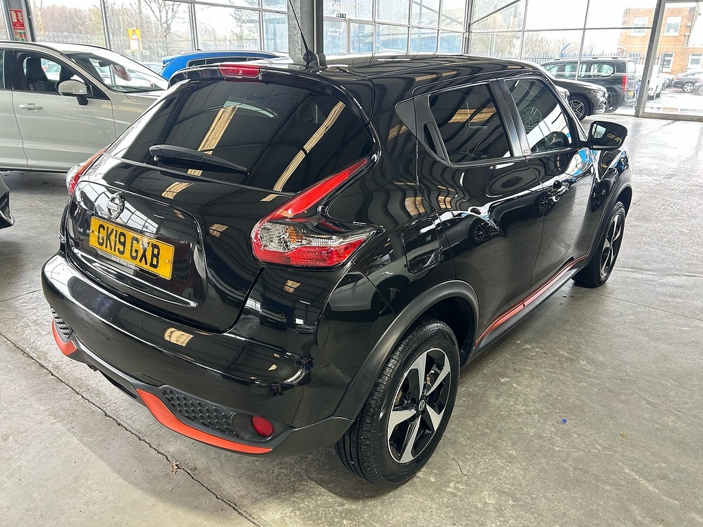 Nissan Juke 1.6 Bose Personal Edition Suv Eu GK19GXB Black #4