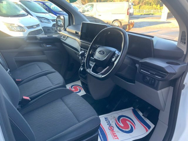 Ford Transit Custom 2.0 280 Ecoblue Limited YO73PSZ White #4
